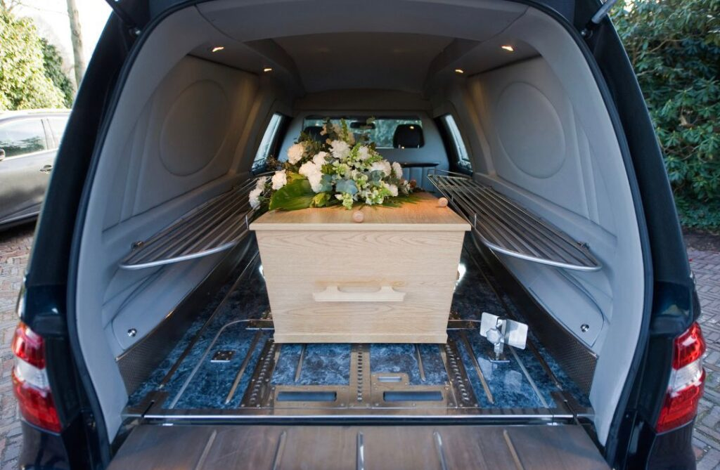 Serviço de translado funerário terrestre e aéreo emergencial
